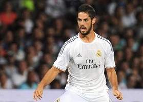 Pha qua người ảo diệu của Isco