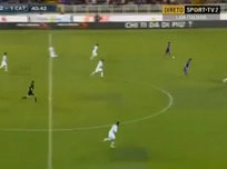 Sát thủ người Đức bỏ lỡ cơ hội trước khung gỗ bỏ trống