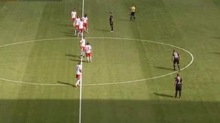 Bàn thắng siêu tốc của cầu thủ người Đức