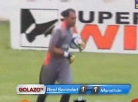 Sàm sỡ đối phương, lãnh liền thẻ đỏ