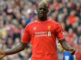 Suýt no đòn vì dám đóng giả Balotelli đi ... tán gái