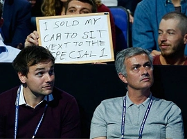 Bán cả ôtô để được ngồi gần Jose Mourinho