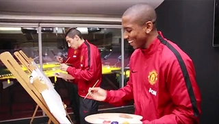 Dàn sao M.U thi vẽ máy bay trong 3 phút