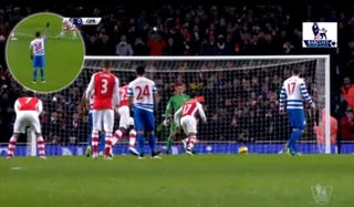 Sanchez đá hỏng penalty vì bị đồng hương bán đứng