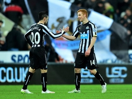 Video bàn thắng: Newcastle 3-2 Everton (Vòng 19 Premier League)