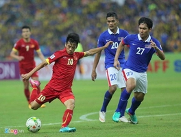 Cú cứa lòng nâng tỷ số lên 2-1 của Văn Quyết