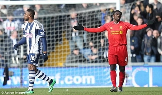 Pha đá phản siêu hài của Kolo Toure