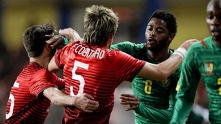 Sao Barca và sao Real đòi tẩn nhau trong một trận giao hữu