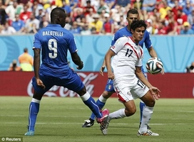 Cầu thủ Italia, Costa Rica ẩu đả trong đường hầm