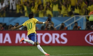 Neymar có xứng đáng bị đuổi khỏi sân?