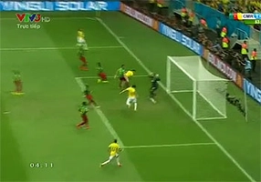 Quay chậm: Fred ghi bàn trong thế việt vị?