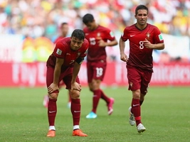 Danh hài Tự Long hát chế sau khi Bồ Đào Nha thua trận