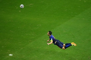 Danh hiệu Bàn thắng đẹp nhất năm 2014 của FIFA: Bò cạp Ibra đối đầu hoả tiễn Van Persie
