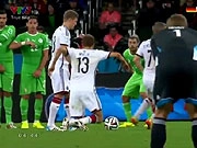 Pha dàn xếp đá phạt kiểu vồ ếch của Mueller và đồng đội