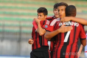 Màn solo đỉnh cao của Kaka mới