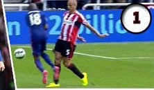 Nghệ sỹ Young lại bay giữa ngân hà để cứu rỗi Man Utd