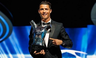 Bộ sưu tập những cú sút xa mang thương hiệu Cristiano Ronaldo