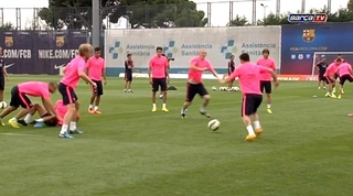 Daniel Alves thẳng chân triệt hạ thô bạo đồng đội