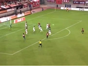 Cú volley siêu hạng theo phong cách Paul Scholes