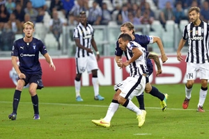 Juventus 2-0 Malmo: Sát thủ Tevez giải khát tại Champions League