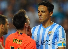 Thủ quân Malaga ngang nhiên hành hung Messi