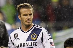 Danh hiệu Vua sút phạt nên được trao cho Beckham hay Juninho?