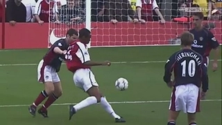 Siêu phẩm kinh điển của Thierry Henry vào lưới MU được tái hiện ở Mỹ