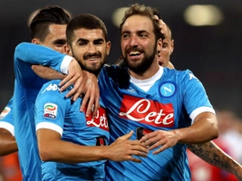 Pha phối hợp ghi bàn như trong sách giáo khoa của Higuain