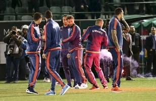 Bạo loạn kinh hoàng ở trận Siêu kinh điển phiên bản Hy Lạp