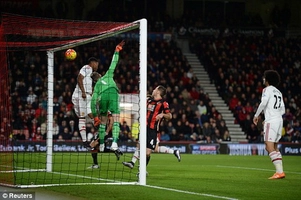 Video clip bàn thắng: Bournemouth 2-1 M.U (Vòng 16 Ngoại hạng Anh 2015/2016)