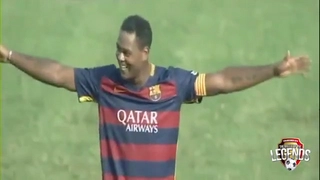 Cựu sao Barca ghi bàn tuyệt đỉnh từ khoảng cách xa