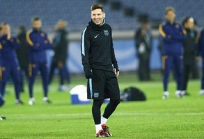 Tuyển tập các pha xử lý không thể tin nổi của các siêu sao bóng đá trên sân tập