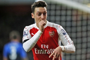 Ảo thuật gia Mesut Ozil đã làm hàng thủ Bournemouth khốn khổ ra sao