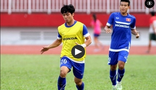 Công Phượng lập siêu phẩm sút phạt trong buổi đá tập