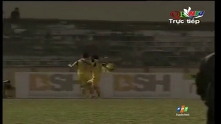 Video bàn thắng: QNK.Quảng Nam 0-1 SLNA (Vòng 8 V.League 2015)