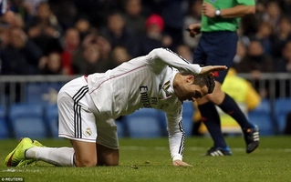 Những màn triệt hạ thẳng chân của đối thủ với Ronaldo