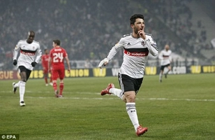 Video bàn thắng: Besiktas 1-0 (1-1, pen 5-4) Liverpool (Vòng 1/16 Europa League 2014-2015)