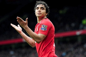 Hậu vệ Rafael Da Silva lập siêu phẩm trong màu áo ... U21 M.U
