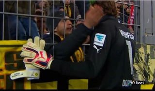 Dortmund chìm sâu vào khủng hoảng, cầu thủ xin lỗi CĐV