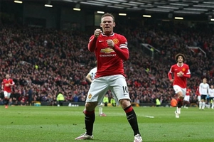 Pha ăn mừng theo phong cách boxing của Roney