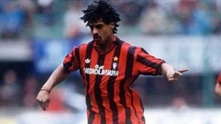 Những bàn thắng kinh điển của trung vệ huyền thoại Frank Rijkaard