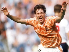 Những bàn thắng ấn tượng của huyền thoại Marco Van Basten