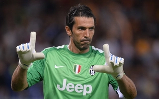 Tuyển tập những pha cứu thua đỉnh cao của Buffon và Casillas