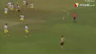 Pha sút phạt siêu tệ