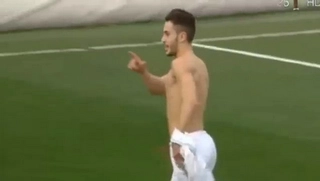 Sao trẻ Real Madrid tái hiện siêu phẩm để đời của huyền thoại David Beckham