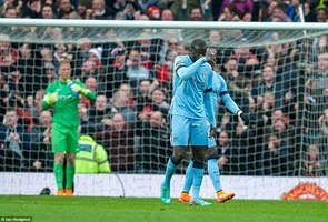 Man City đã thua ra sao ở derby thành Manchester?