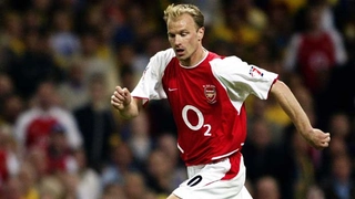 Video những siêu phẩm bàn thắng của Dennis Bergkamp