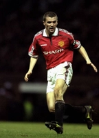 Những pha bóng mạnh mẽ của Roy Keane ở MU