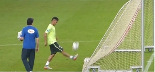 Video: Neymar ghi bàn từ sau gôn siêu đẳng cấp