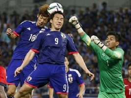 Màn trình diễn lên thần của thủ thành Singapore ở trận hòa Nhật Bản